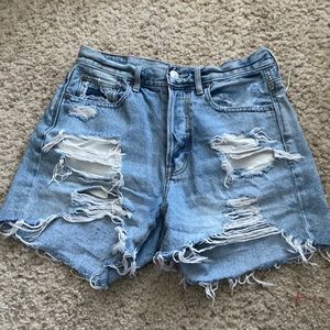 American Eagle 90’s boyfriend shorts